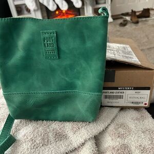 Portland Leather Crossbody Bag in Reef Green